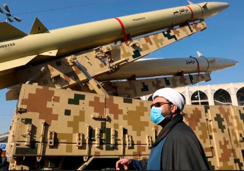 İran uzaq mənzilli ballistik raketi uğurla sınaqdan çıxarıb