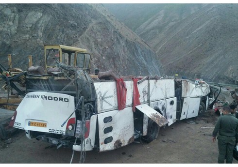 İranda avtobus aşıb, azı 5 nəfər ölüb, 44 nəfər yaralanıb