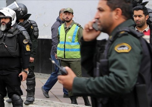 İranda polis əməkdaşlarına hücum olub, ölən və yaralananlar var