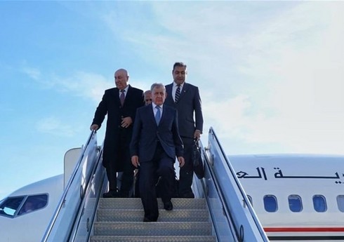 İraq Prezidenti təyyarədən enərkən yıxılaraq xəsarət alıb