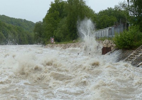 Rayonlara yağış yağıb, Talaçaydan sel keçib - FAKTİKİ HAVA