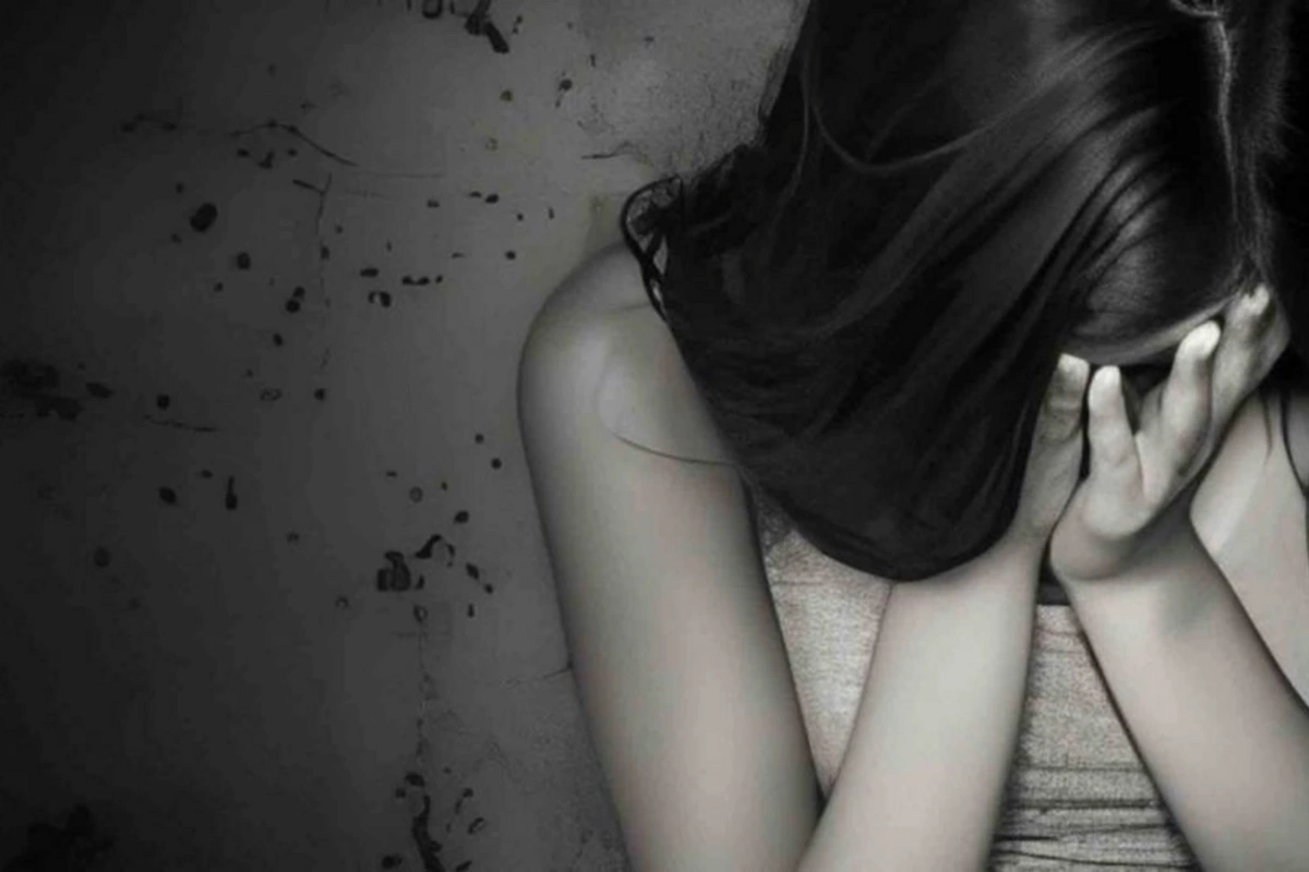 Restoranda sevgilisini döyən şəxsə hökm oxundu Restoranda sevgilisini döyən şəxsə hökm oxundu