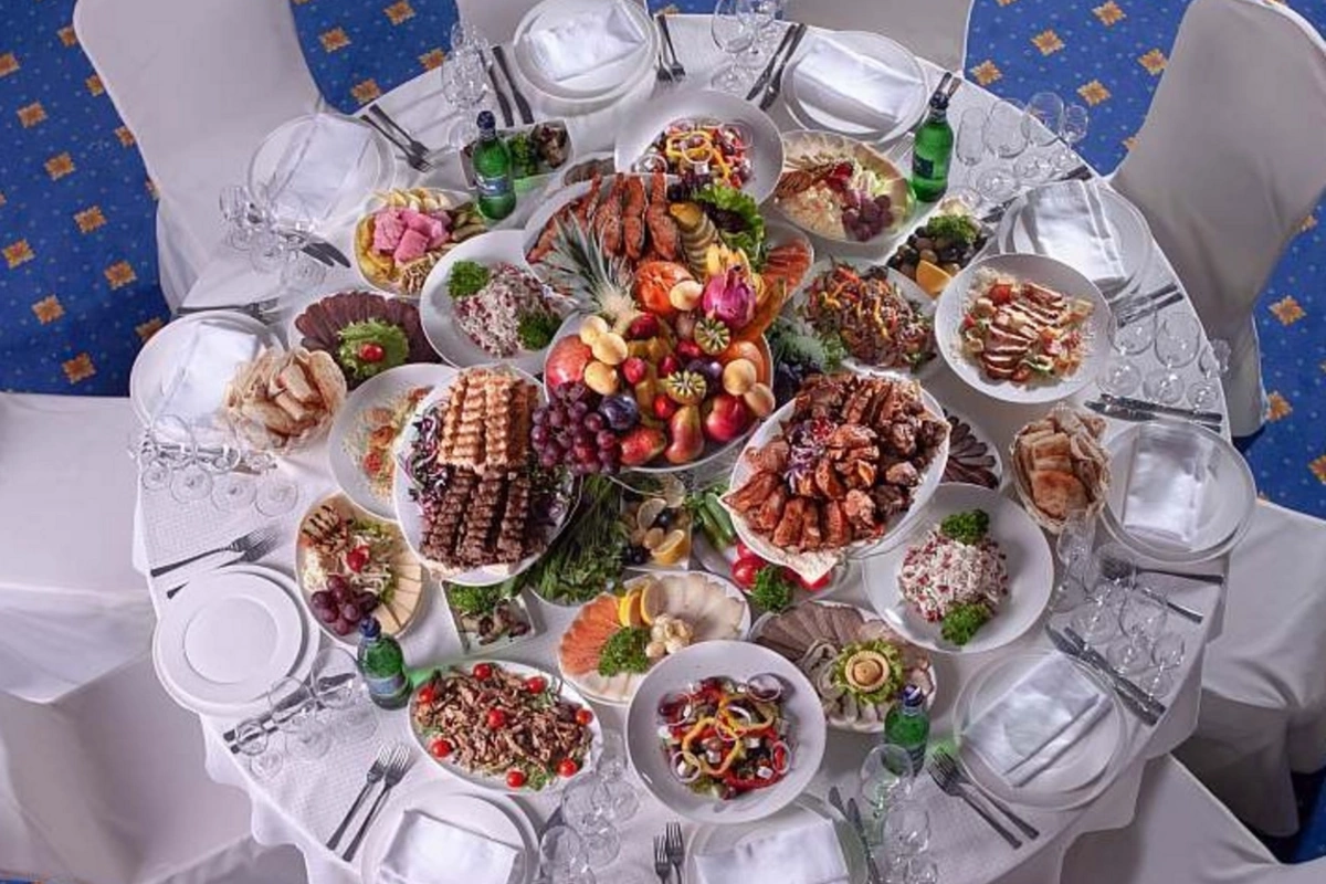 Restoranlarda qida TƏHLÜKƏSİ: Zəhərlənməmək üçün nə etmək lazımdır? Restoranlarda qida TƏHLÜKƏSİ: Zəhərlənməmək üçün nə etmək lazımdır?