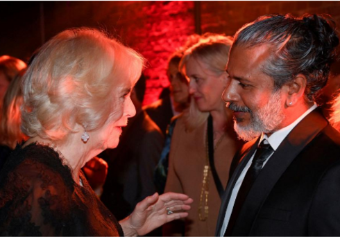 Şri-Lankalı yazıçı ədəbiyyat üzrə 