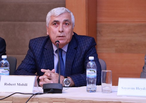 Robert Mobili: 