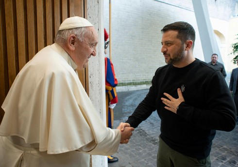 Roma Papası Zelenskini qəbul edib