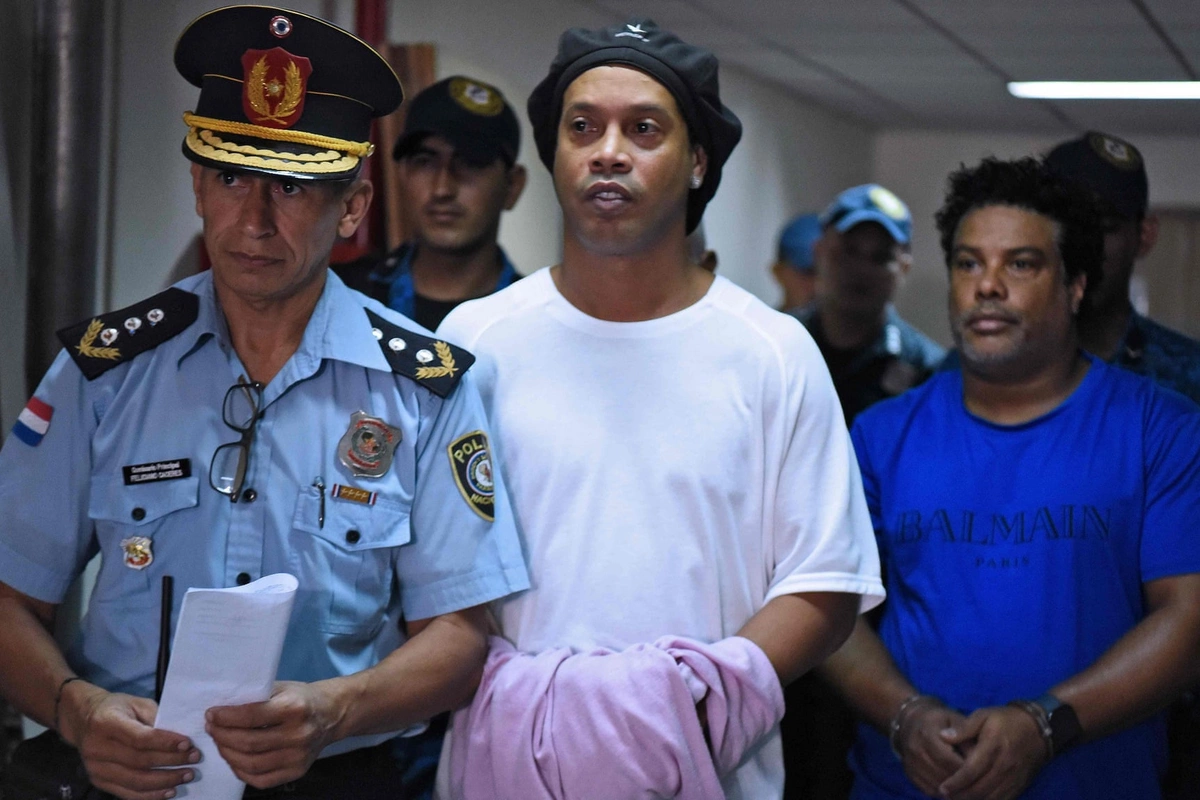 Ronaldinyo həbsxanada çempion olub, mükafat olaraq donuz almağından danışıb