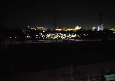 Rusiya millisinin oyunundan öncə stadionda işıqlar sönüb