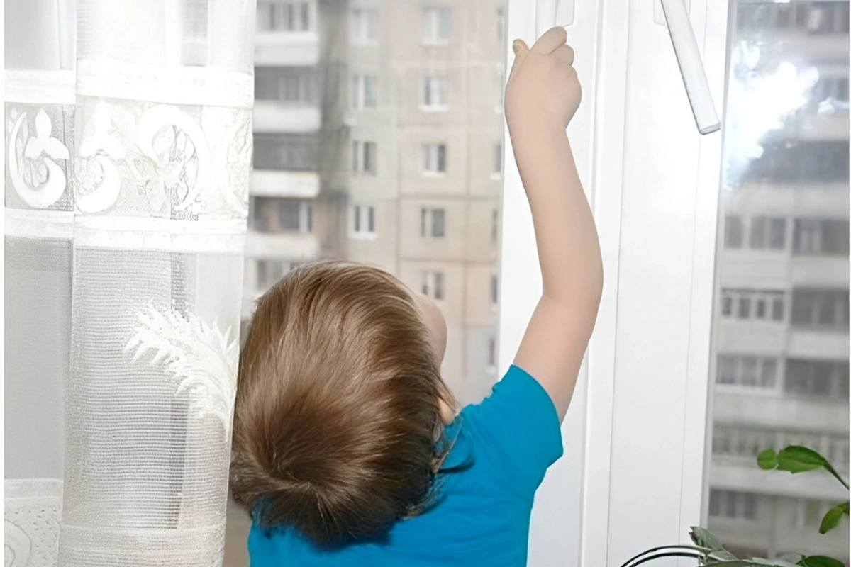 Rusiyada azərbaycanlı uşaq 13-cü mərtəbədən yıxılaraq ölüb