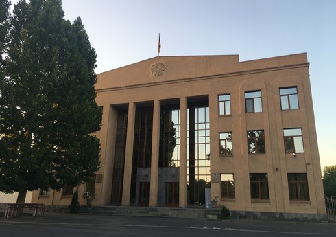İrəvan məhkəməsi Paşinyanın oğlunu qaçırmaqda təqsirləndirilən qadına şərti cəza verib