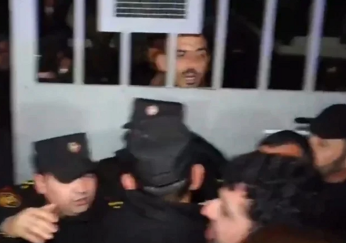 İrəvanda Azərbaycandan qayıdan hərbçilərin yaxınları ilə polislər arasında dava olub