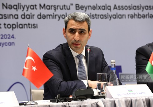 Rövşən Rüstəmov: 