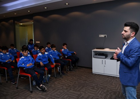 “Sabah”ın yeniyetmə futbolçularına maarifləndirici seminar keçirilib
