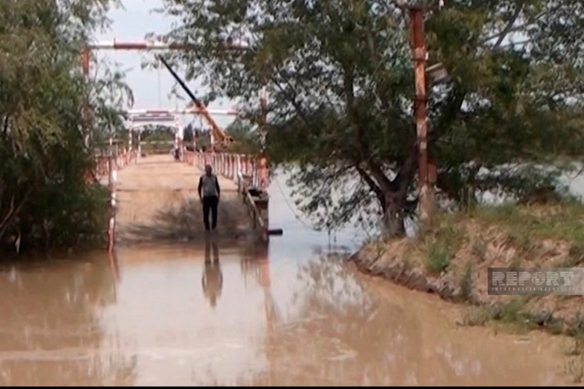 Sabirabadda körpü su altında qalıb, kəndlərlə əlaqə çətinləşib