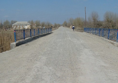 Sabirabadın Hacıbəbir kəndində yollar bərbad vəziyyətdədir