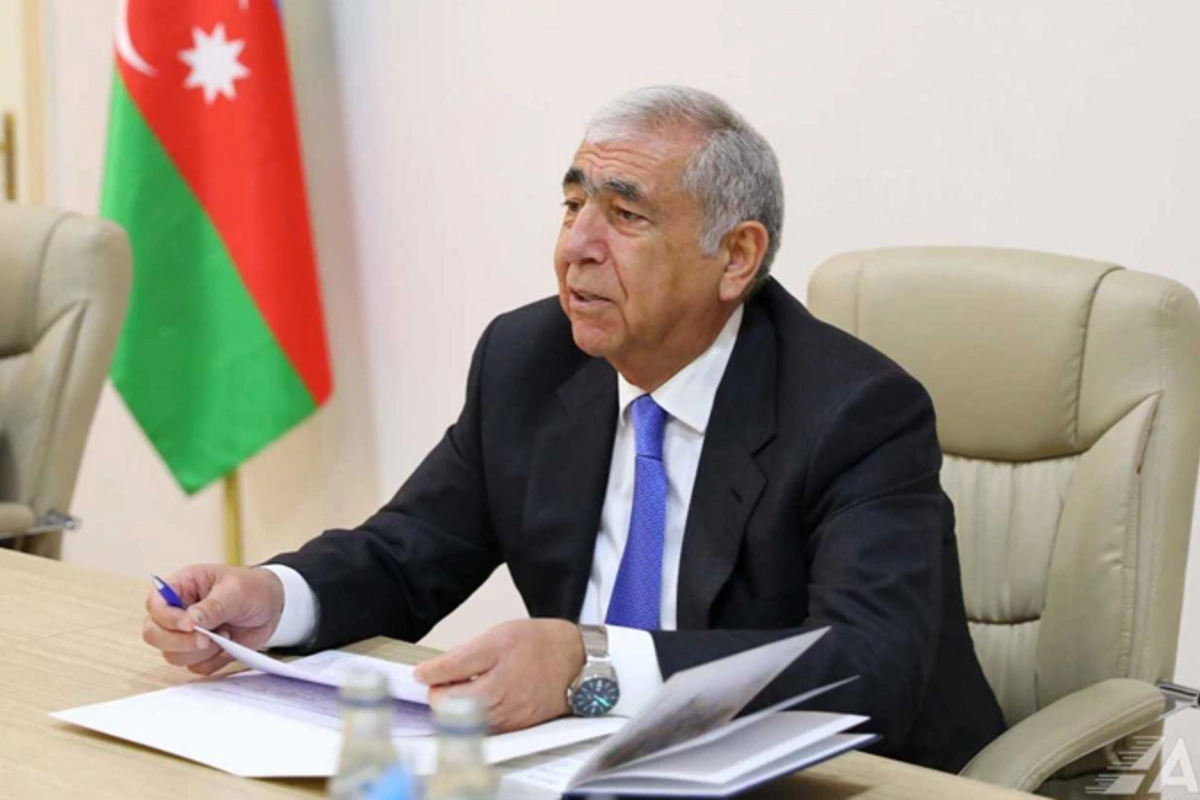 Saleh Məmmədov polisin nəzarəti altında olan direktoru vəzifəsindən AZAD ETDİ