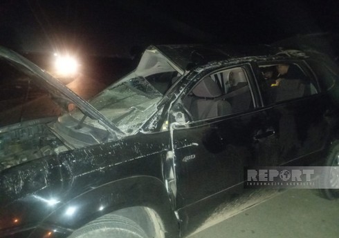 Salyanda ağır yol qəzası olub, avtomobildə sıxılı vəziyyətdə qalan sərnişin xilas edilib