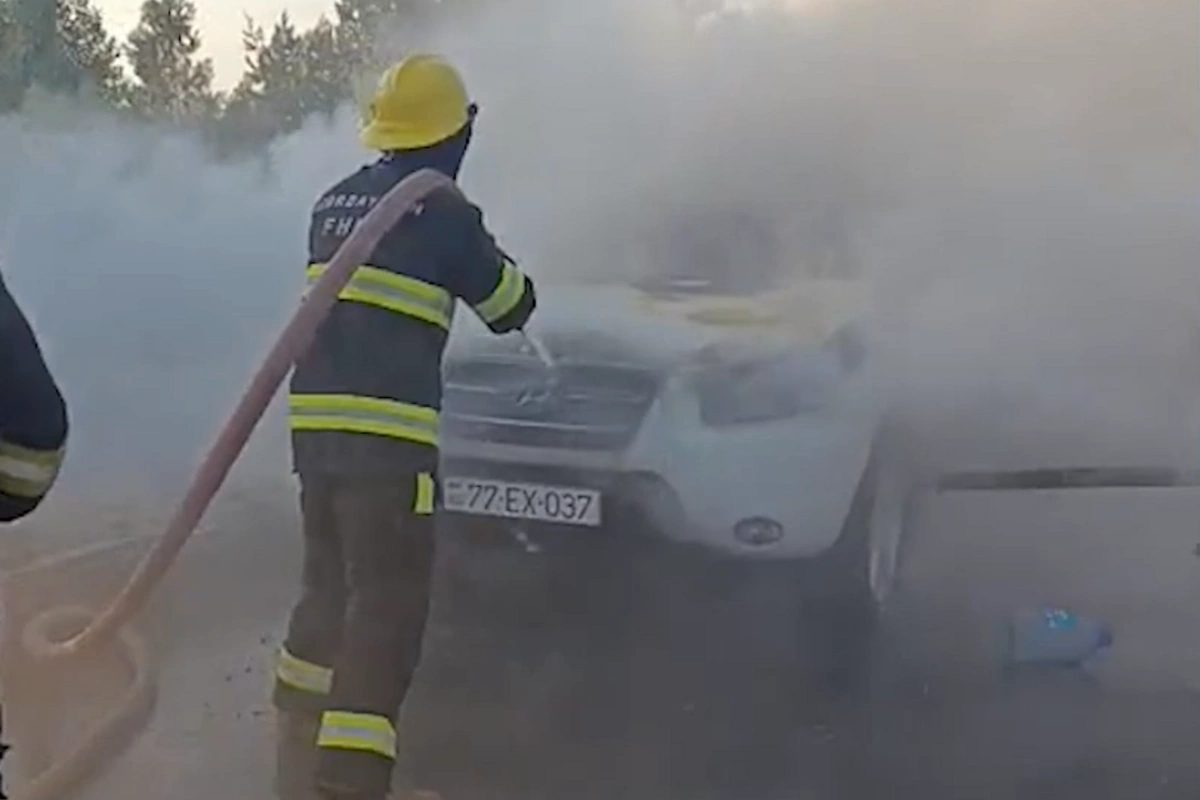 Salyanda maşın yandı