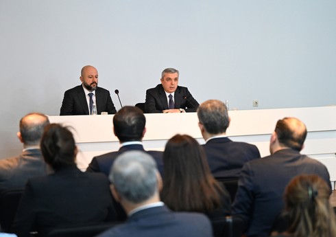 Samir Nuriyev “İçərişəhər” Dövlət Tarix-Memarlıq Qoruğu İdarəsinin yeni sədrini kollektivə təqdim edib