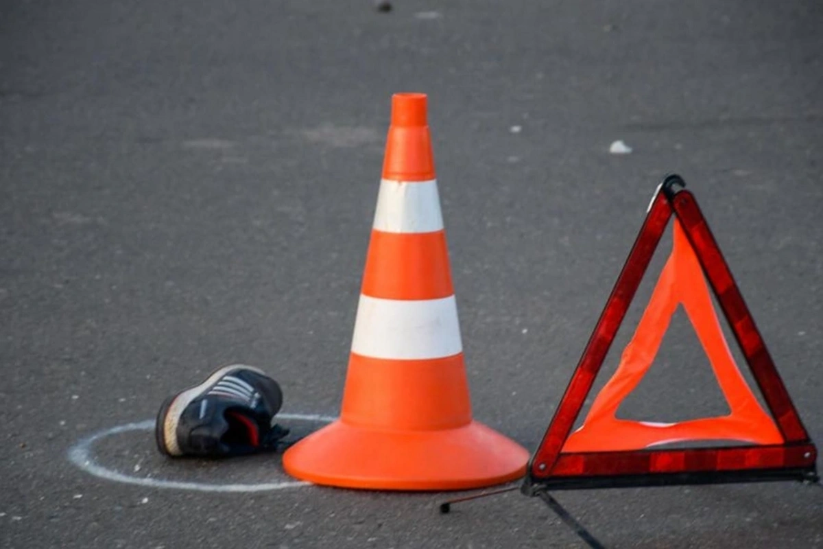 Saray qəsəbəsində avtomobil yeniyetmələri vurdu: Ölən və xəsarət alan var Saray qəsəbəsində avtomobil yeniyetmələri vurdu: Ölən və xəsarət alan var