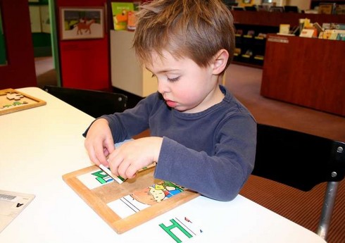 Sədr müavini: “Autizmli şəxslərin müalicəsinin icbari tibbi sığorta çərçivəsində qarşılanması nəzərdə tutulmur”