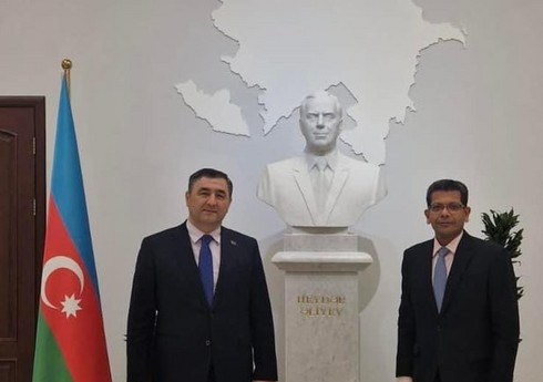 Səfir ADB-nin rəsmisi ilə regiondakı layihələri müzakirə edib