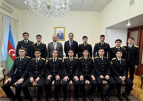 Səfir Moskvada təhsil alan azərbaycanlı kursantlarla görüşüb