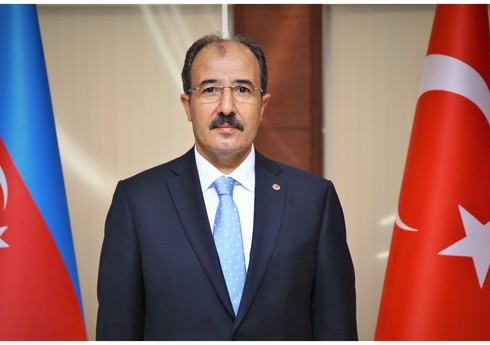 Səfir: “Yeddi il əvvəl çevrilişə qarşı dirəniş zamanı Türkiyə bayrağı ilə yanaşı Azərbaycan bayraqları da dalğalandırılıb”
