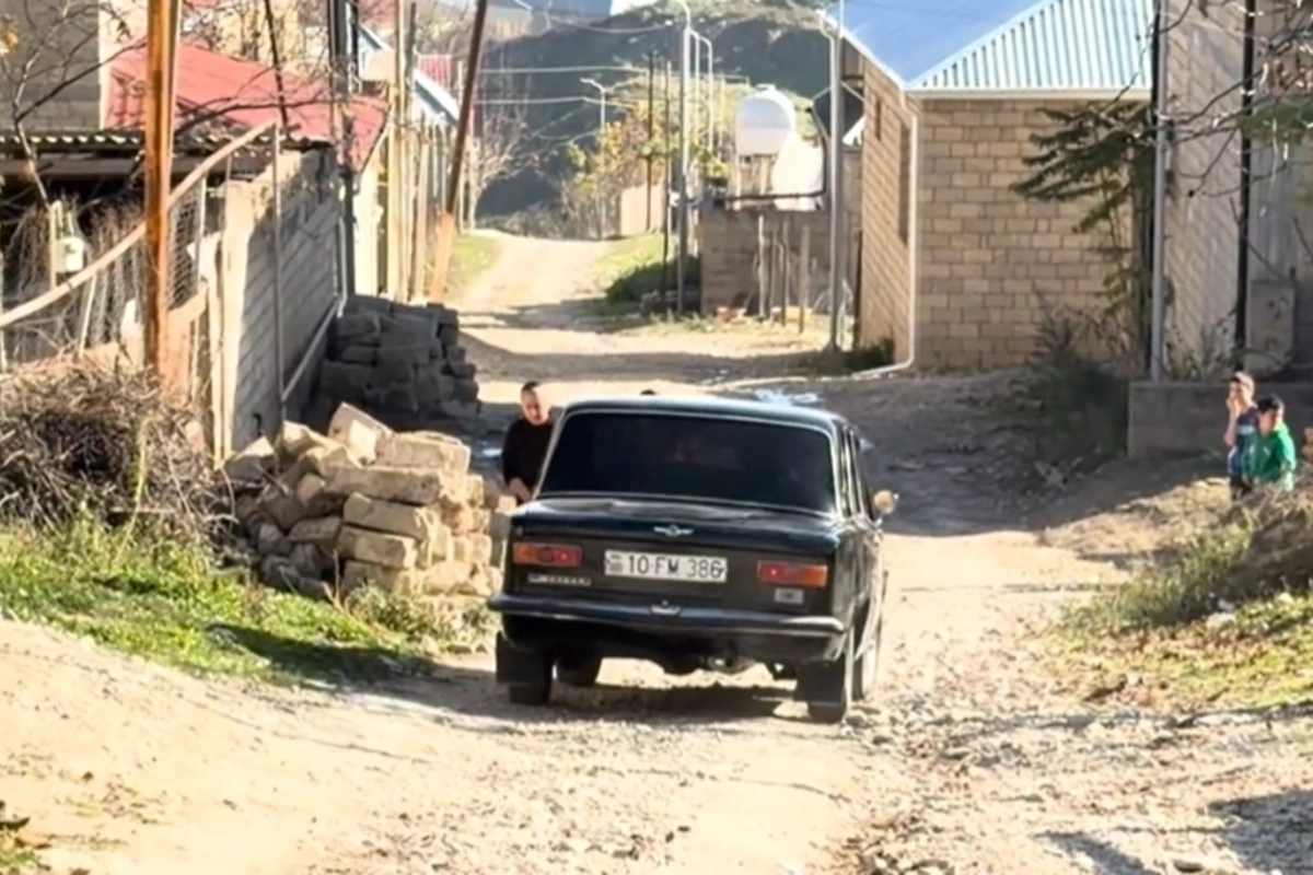 Şamaxı sakini: Şamaxı sakini: