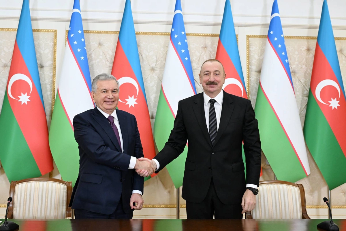 Şavkat Mirziyoyev Azərbaycan Prezidentinə zəng etdi