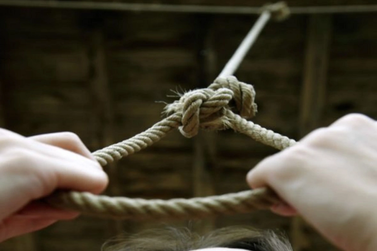 Şəmkirdə 26 yaşlı oğlan özünü öldürdü