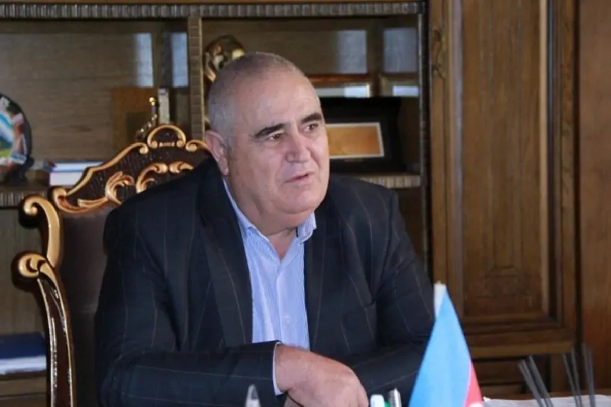 Şərurlu İsfəndiyar: 