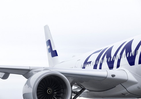 Sinqapur-Helsinki reysini həyata keçirən təyyarə Bakıya təcili eniş edib