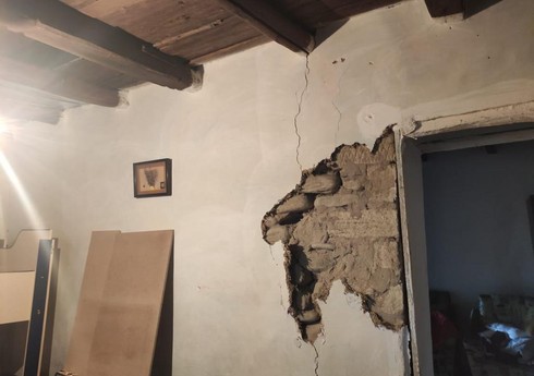 Siyəzəndə torpaq sürüşməsi olub