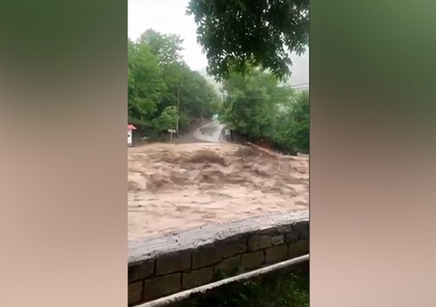 İsmayıllıda sel suları evlərə, obyektlərə ciddi ziyan vurub