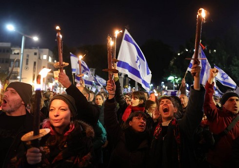 İsraildə müdafiə nazirinin istefasından sonra kütləvi etirazlar başlanıb