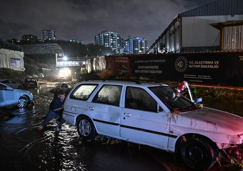 İstanbulda leysan ciddi fəsadlar törədib, ölənlər var