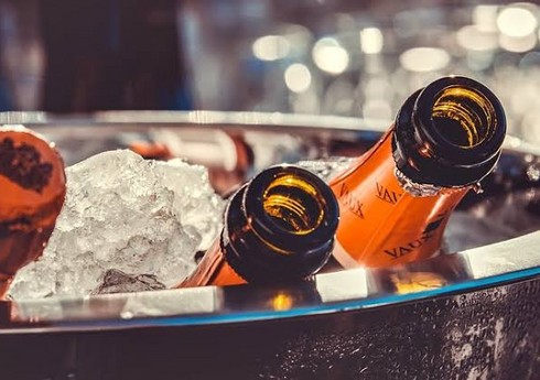 İstanbulda saxta spirtli içkidən ölən Özbəkistan vətəndaşlarının sayı 23-ə çatıb