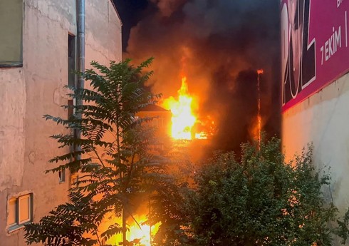 İstanbulda yaşayış binasında güclü partlayış olub