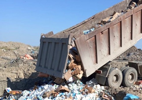 İstehlaka yararsız 62 ton süd məhsulları məhv edilib İstehlaka yararsız 62 ton süd məhsulları məhv edilib