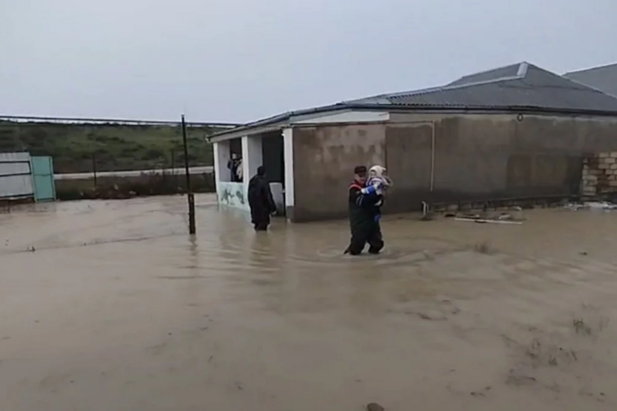 Su basmış ərazilərdən 20-si azyaşlı olmaqla 84 nəfər təxliyə edilib