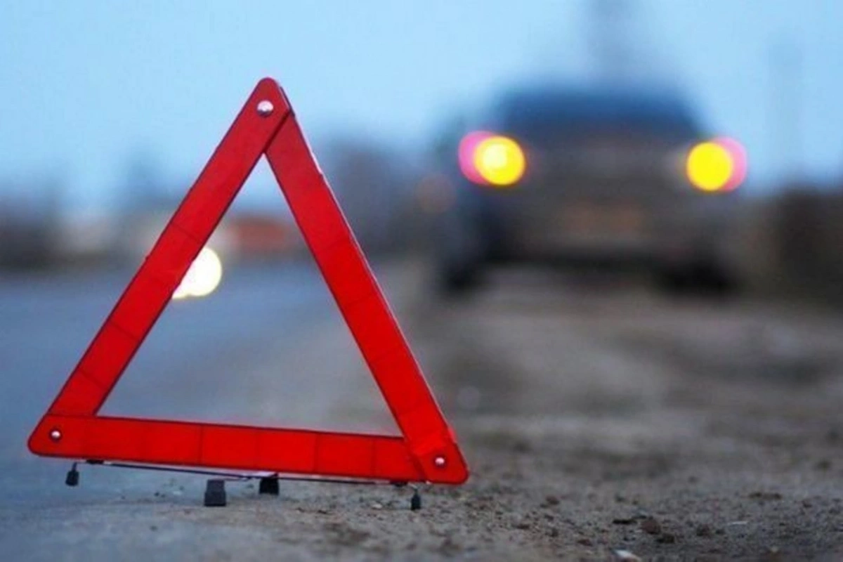 Su İdman Sarayının qarşısında qəza olub, ölən var