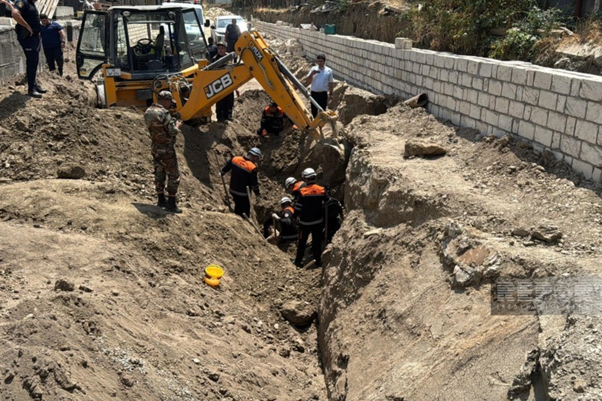 Sumqayıtda fəhlə dağıntılar altında qalıb