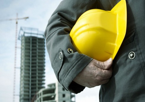 Sumqayıtda zavodda başına boru düşən fəhlə ölüb