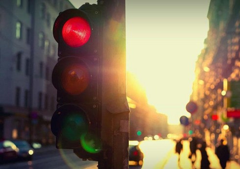 Suraxanıda iki avtomobil toqquşub, xəsarət alanlar var