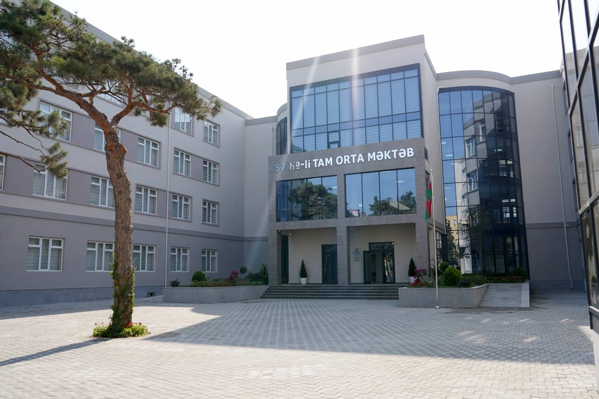 Suraxanıdakı məktəbdə şagirdin hədəsi səbəbindən dərslər dayandırılıb? - RƏSMİ