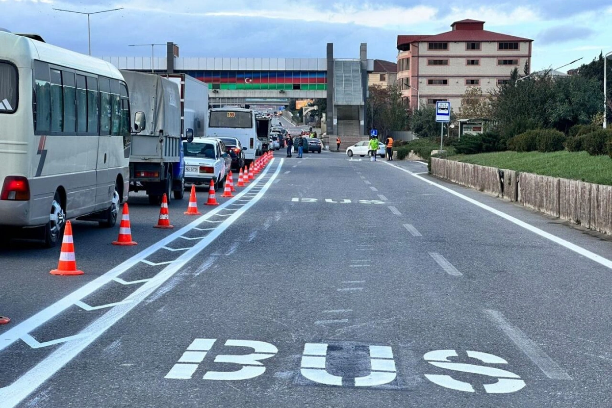 Sürücülərin NƏZƏRİNƏ - Avtobus zolaqları ilə bağlı YENİLİK Sürücülərin NƏZƏRİNƏ - Avtobus zolaqları ilə bağlı YENİLİK
