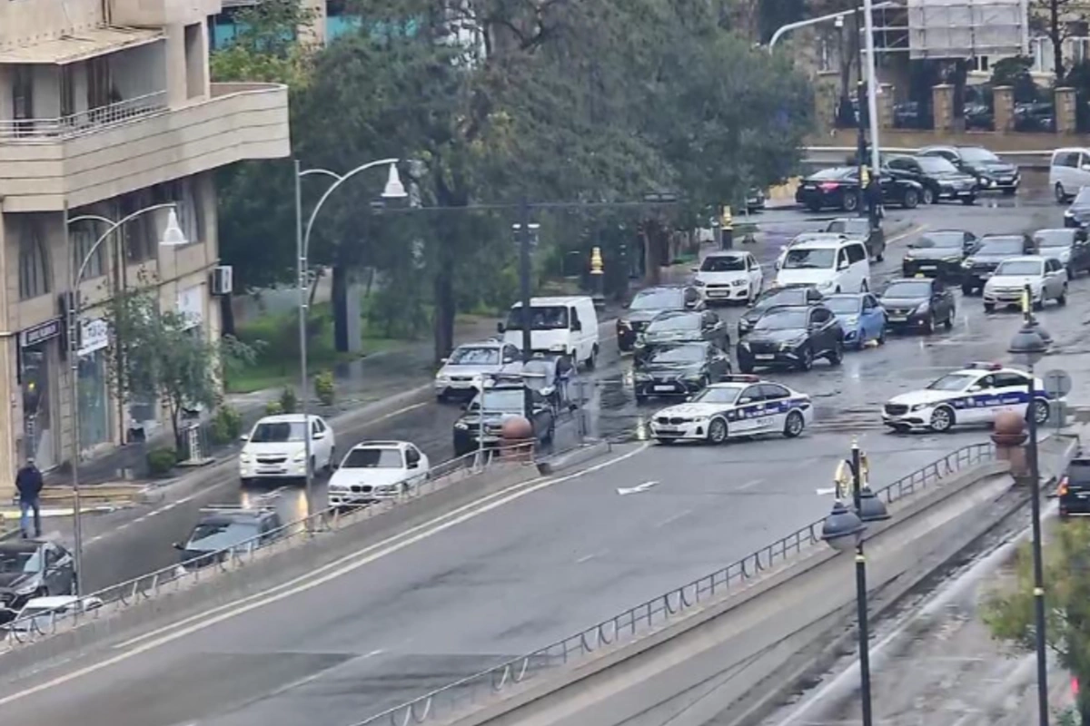 Sürücülərin NƏZƏRİNƏ: Bəzi yollar bağlanır
