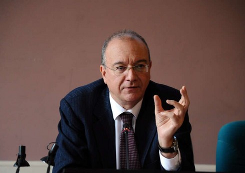 İtaliyalı nazir: 