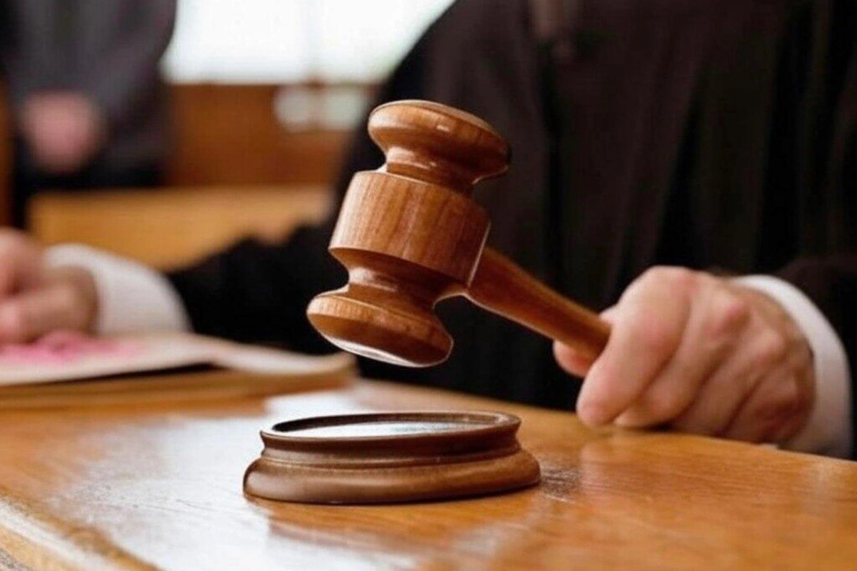 Tanınmış hotelin mənimsəmədə ittiham olunan xəzinədarı azadlığa buraxıldı